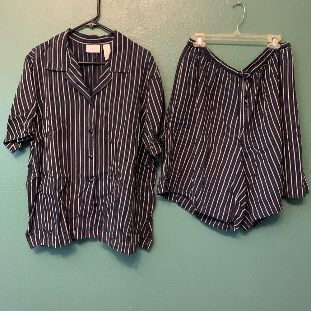 Women’s Set Top and short .Top Sz 18 Skirt Sz 22
